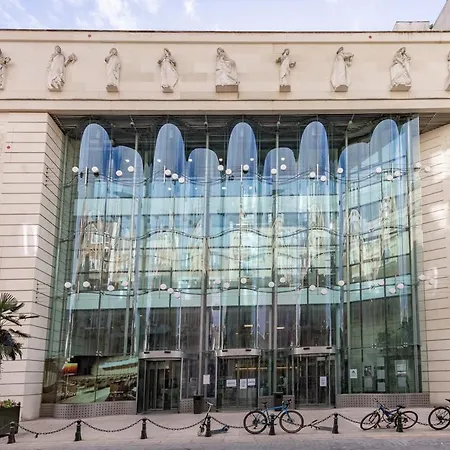 3 Stars Cozy Bright ,levallois For 2